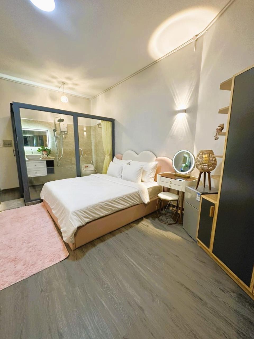 6Even Hotel - Have A Staycation In The Cafe Apartments Building Хошимин Екстериор снимка