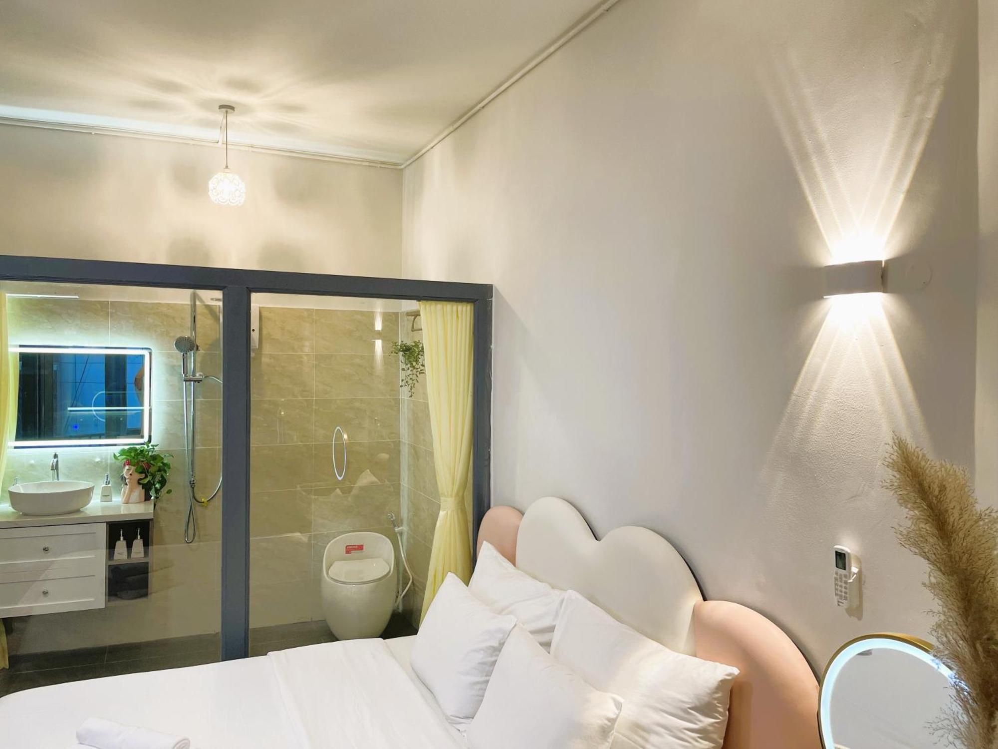 6Even Hotel - Have A Staycation In The Cafe Apartments Building Хошимин Екстериор снимка