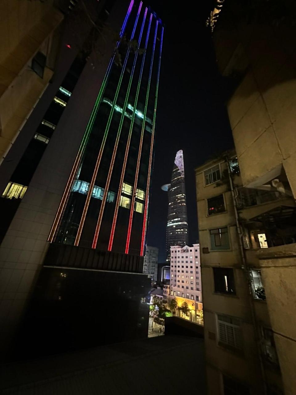 6Even Hotel - Have A Staycation In The Cafe Apartments Building Хошимин Екстериор снимка