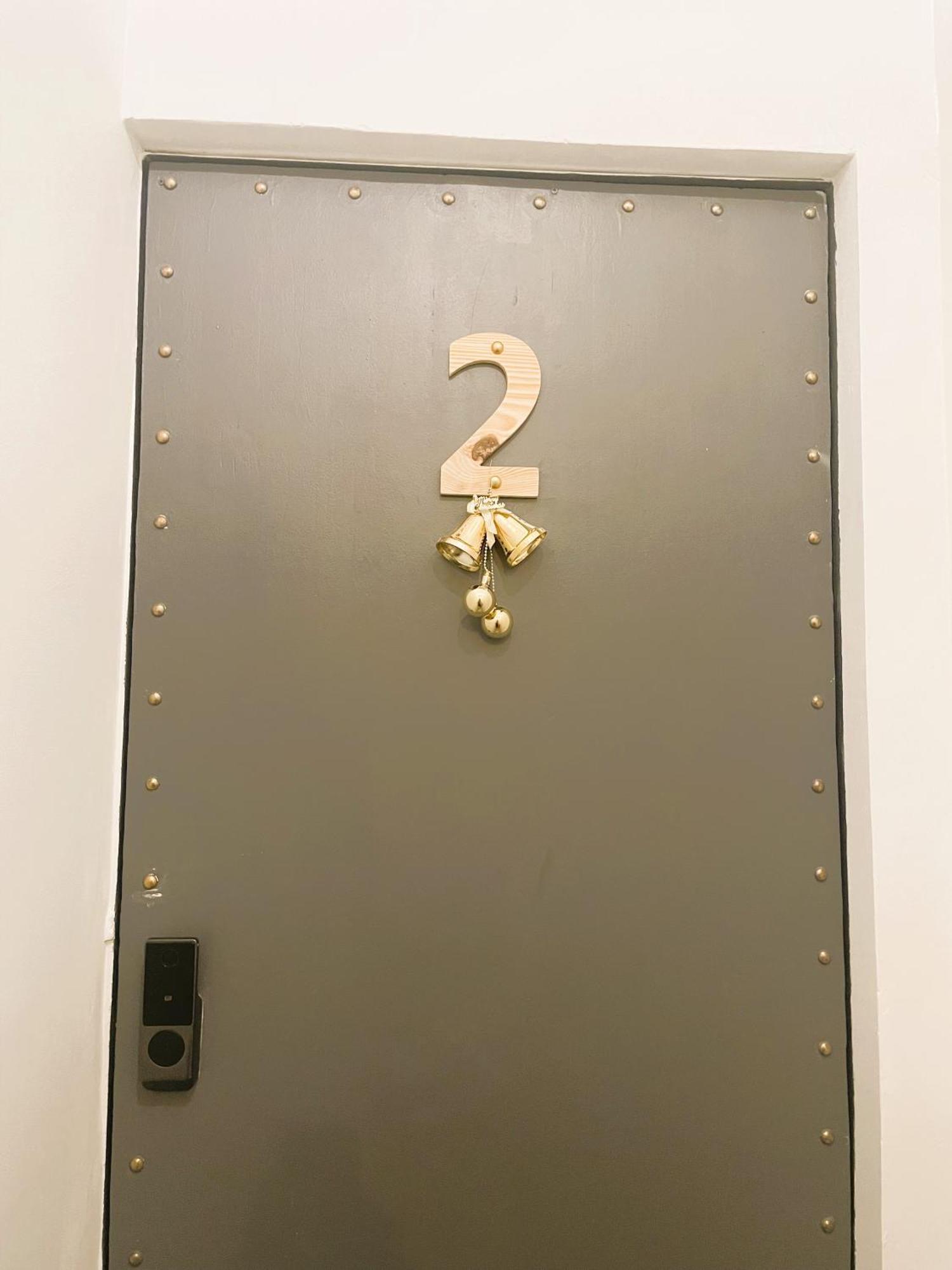 6Even Hotel - Have A Staycation In The Cafe Apartments Building Хошимин Екстериор снимка