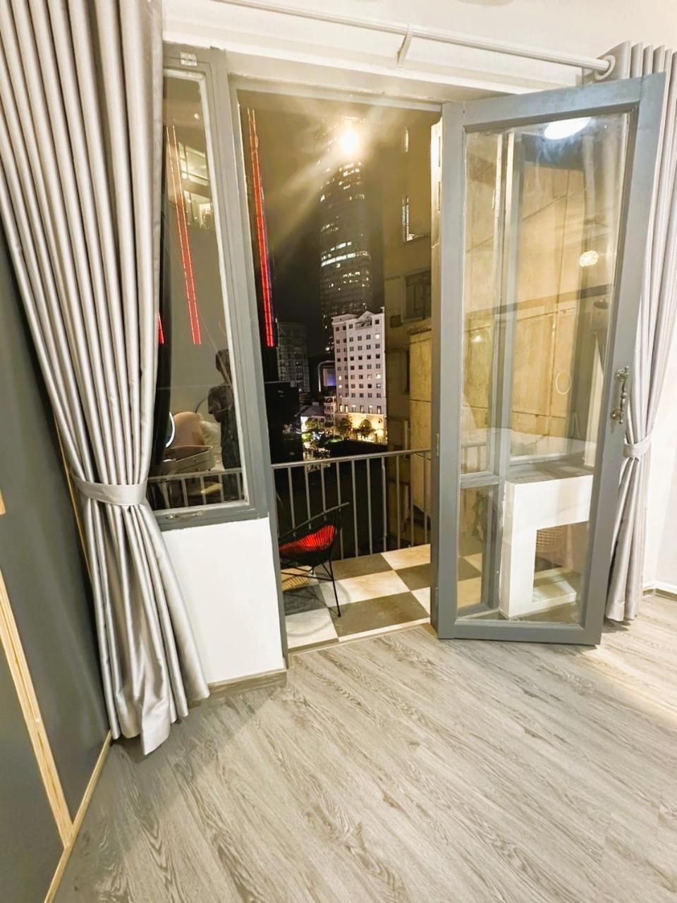6Even Hotel - Have A Staycation In The Cafe Apartments Building Хошимин Екстериор снимка