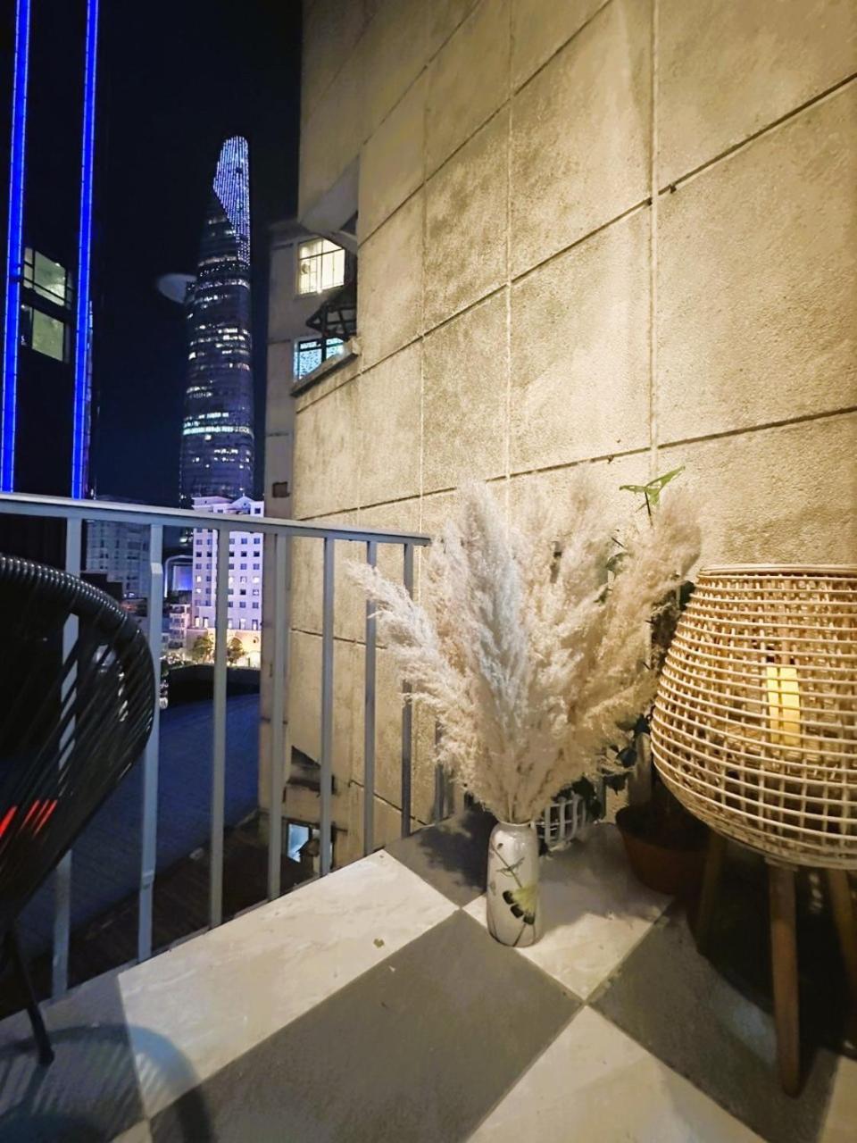 6Even Hotel - Have A Staycation In The Cafe Apartments Building Хошимин Екстериор снимка
