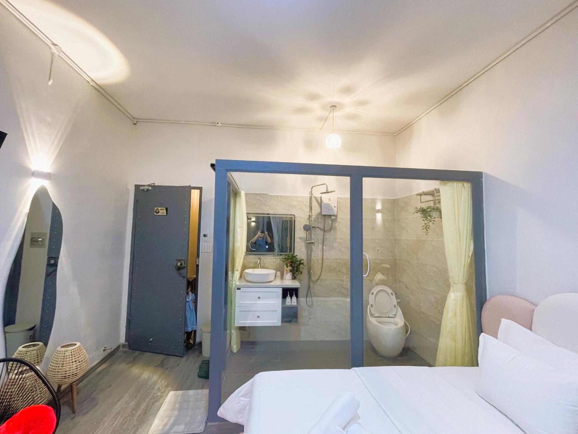 6Even Hotel - Have A Staycation In The Cafe Apartments Building Хошимин Екстериор снимка