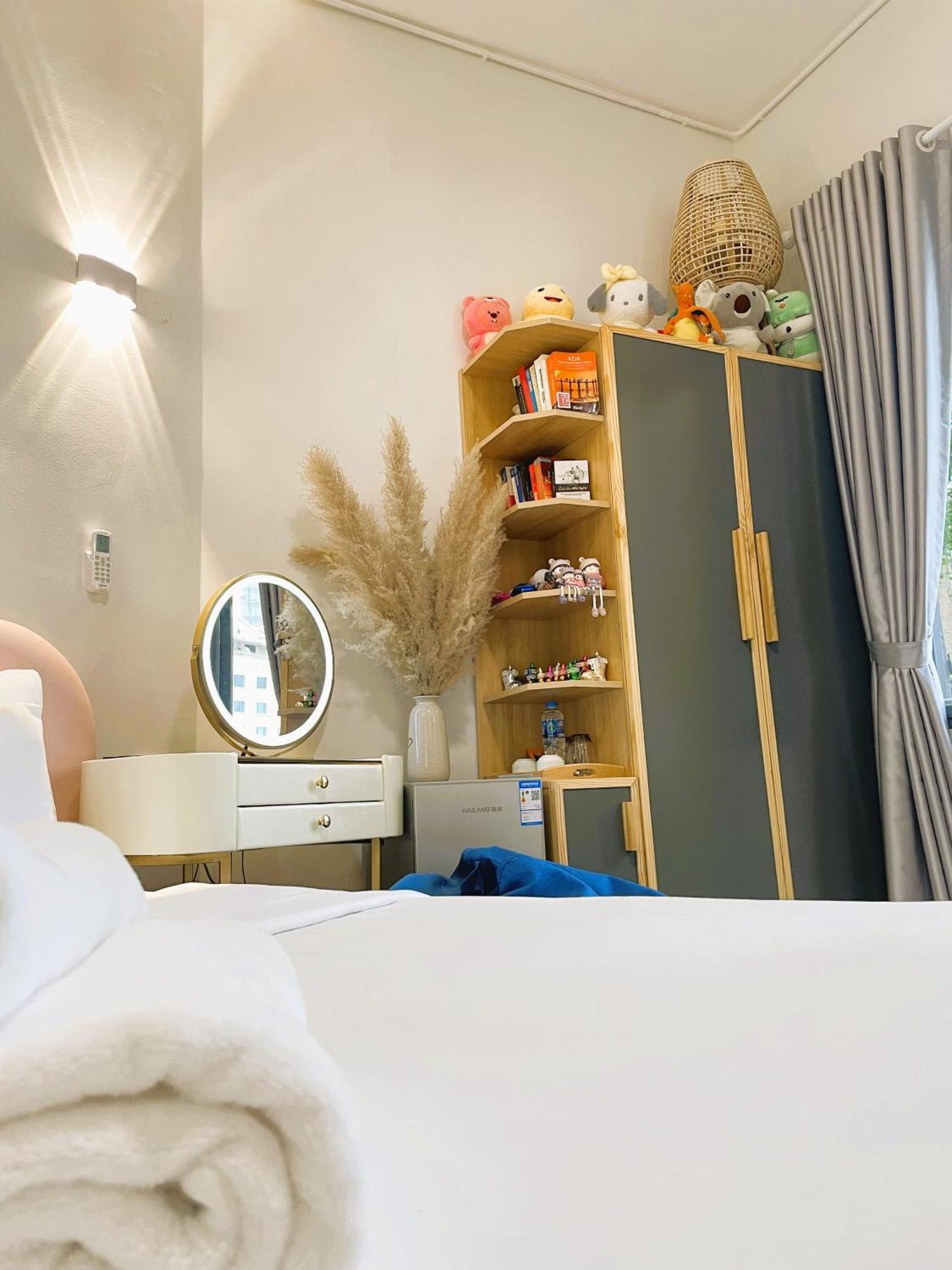 6Even Hotel - Have A Staycation In The Cafe Apartments Building Хошимин Екстериор снимка