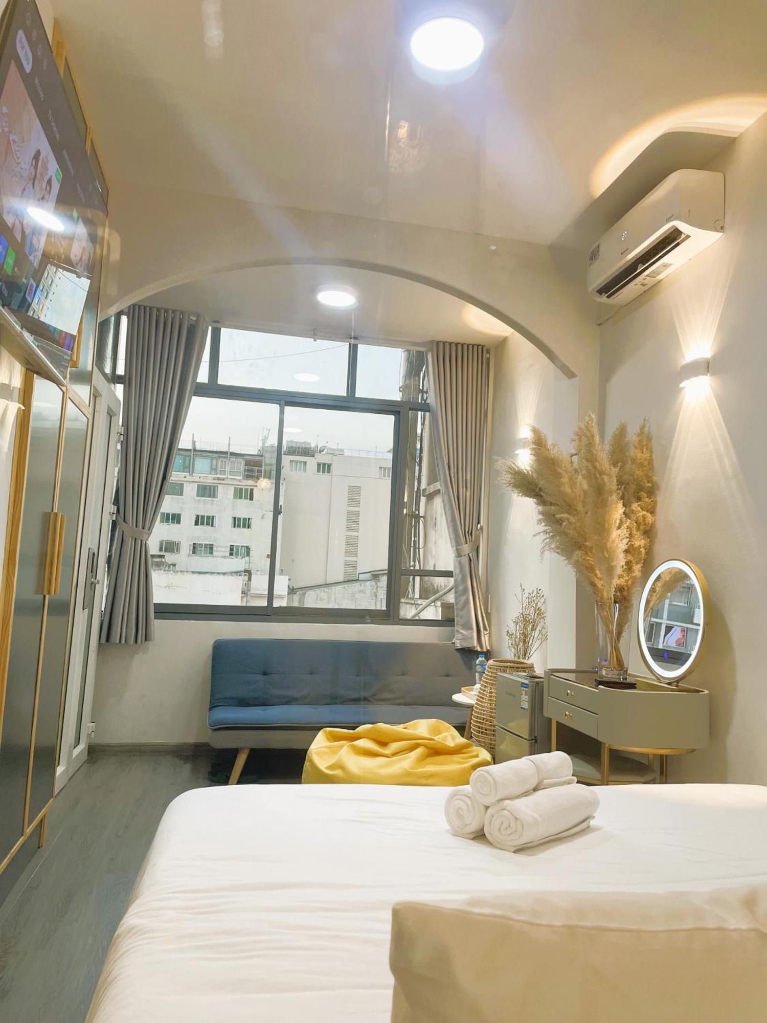 6Even Hotel - Have A Staycation In The Cafe Apartments Building Хошимин Екстериор снимка