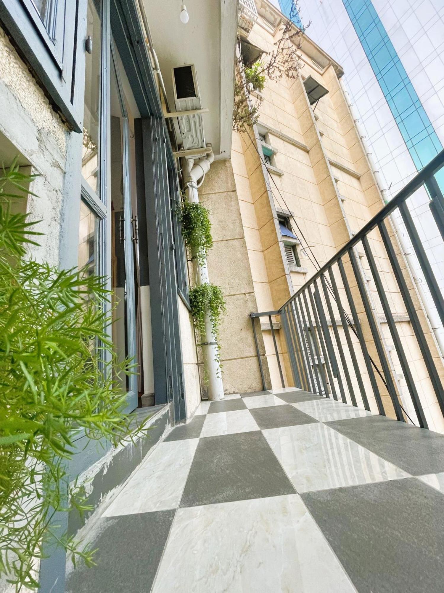 6Even Hotel - Have A Staycation In The Cafe Apartments Building Хошимин Екстериор снимка