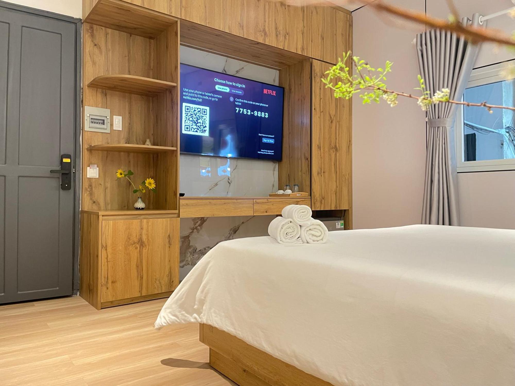 6Even Hotel - Have A Staycation In The Cafe Apartments Building Хошимин Екстериор снимка